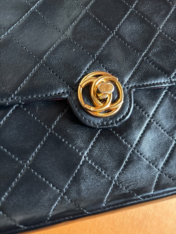 チェーンショルダー（ブランドバッグ）の商品画像 - 査定依頼日：2025年5月14日 - 最高査定価格：300,000円