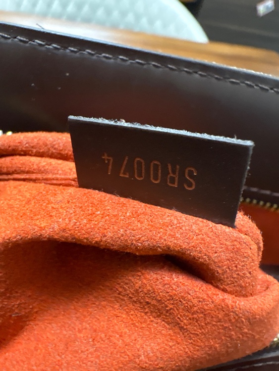 ダミエ　ヴェニス（ブランドバッグ）の商品画像 - 査定依頼日：2026年1月3日 - 最高査定価格：40,000円