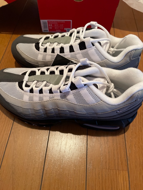 NIKE スニーカー（古着・ファッション）の商品画像 - 査定依頼日：2026年7月7日 - 最高査定価格：12,000円