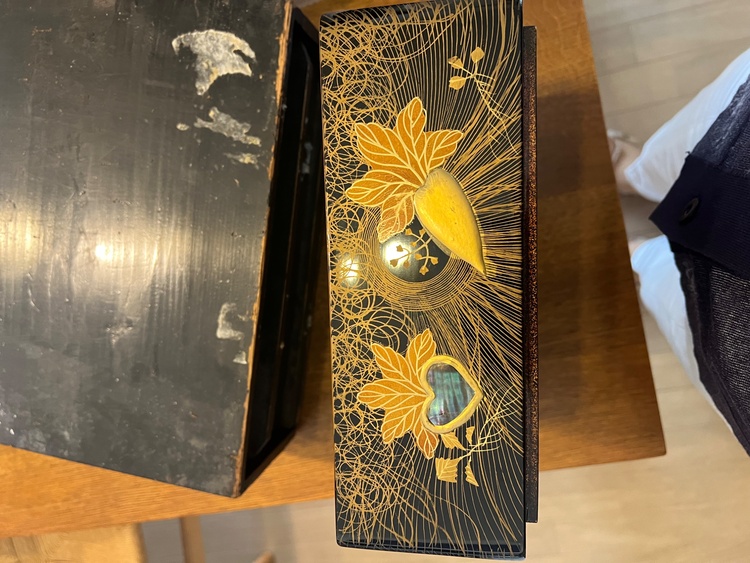 重箱、お膳（美術品・骨董品）の商品画像 - 査定依頼日：2026年5月8日 - 最高査定価格：3,000円