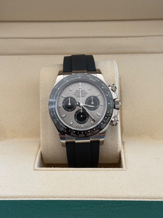 ロレックス デイトナ （高級時計）の商品画像 - 査定依頼日：2026年3月11日 - 最高査定価格：6,800,000円