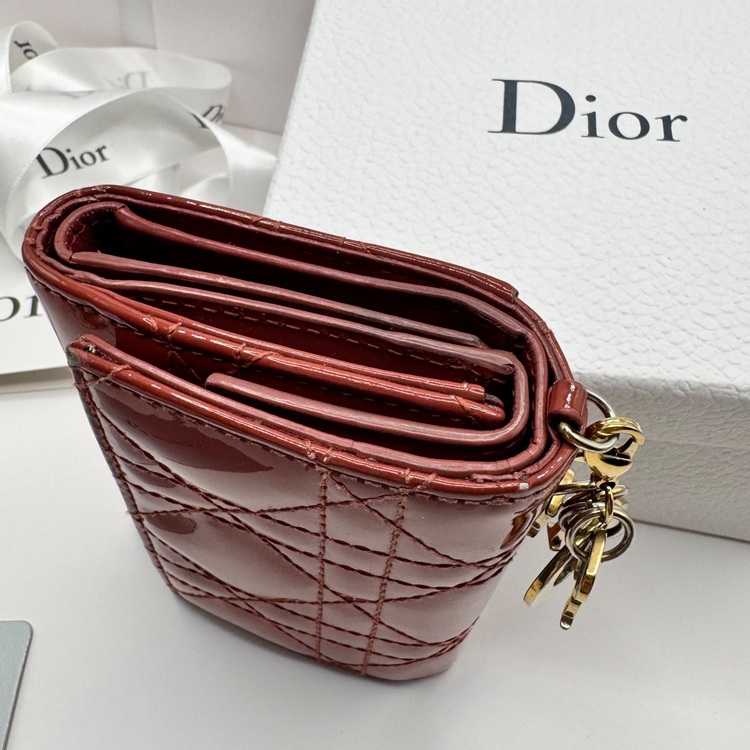 Dior Lady Wallet ピンク（ブランド財布・小物）の商品画像 - 査定依頼日：2025年6月28日 - 最高査定価格：20,000円