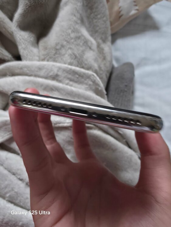 iPhone iPhoneX 64GB SIMフリー（スマホ）の商品画像 - 査定依頼日：2026年6月2日 - 最高査定価格：5,000円