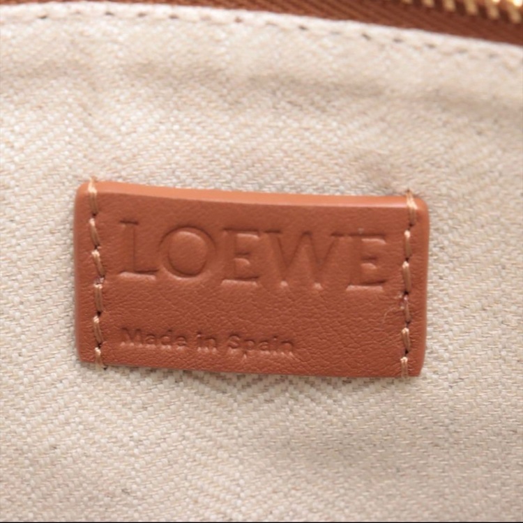 LOEWE HAMMOCK HOBO MINI 　TAN　AS38G13X01（ブランドバッグ）の商品画像 - 査定依頼日：2025年9月27日 - 最高査定価格：130,000円