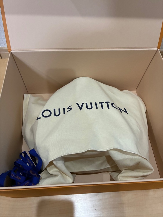 マヒナ　ブロッサムPM（ブランドバッグ）の商品画像 - 査定依頼日：2025年9月15日 - 最高査定価格：350,000円