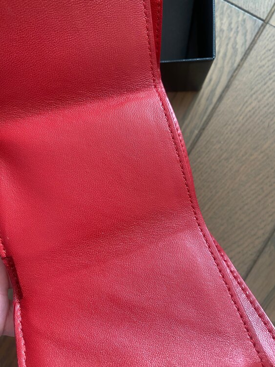 サンローラン　三つ折り財布（ブランド財布・小物）の商品画像 - 査定依頼日：2025年2月2日 - 最高査定価格：13,000円