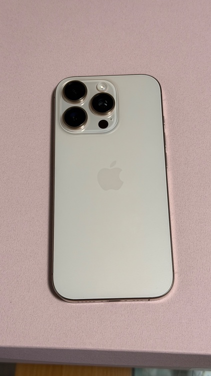 iPhone iPhone 16 Pro 128GB SIMフリー（スマホ）の商品画像 - 査定依頼日：2026年6月20日 - 最高査定価格：103,000円