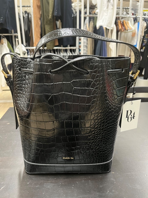 paris64（ブランドバッグ）の商品画像 - 査定依頼日：2026年1月1日 - 最高査定価格：100,000円