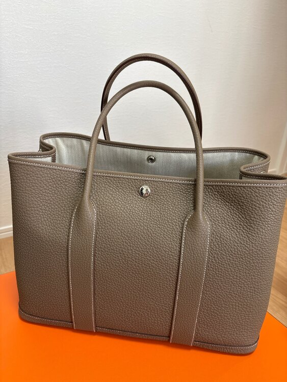 ガーデンパーティー 36 エトゥープ（ブランドバッグ）の商品画像 - 査定依頼日：2025年4月6日 - 最高査定価格：610,000円