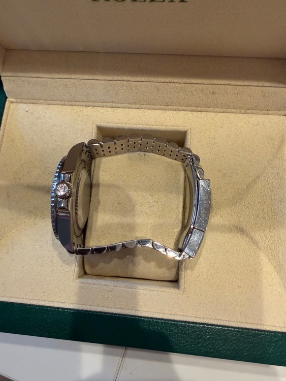 ロレックス GMTマスター （高級時計）の商品画像 - 査定依頼日：2026年3月25日 - 最高査定価格：3,050,000円