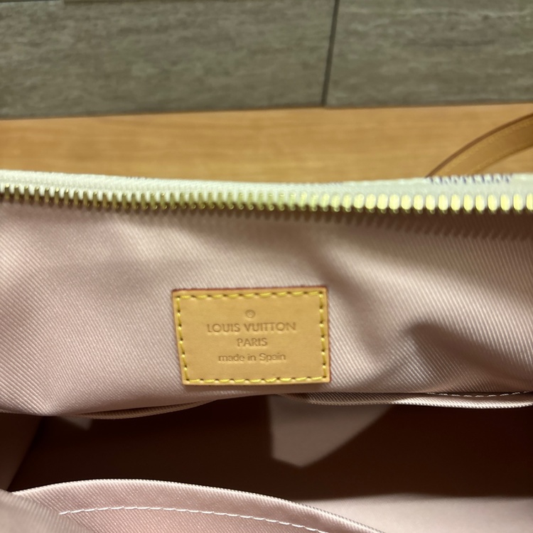 ルイヴィトン/リミントン/N40022/ストラップ付（ブランドバッグ）の商品画像 - 査定依頼日：2026年3月31日 - 最高査定価格：235,000円