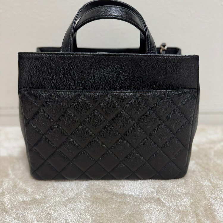 CHANEL ビジネスファニティートート（ブランドバッグ）の商品画像 - 査定依頼日：2025年4月24日 - 最高査定価格：450,000円