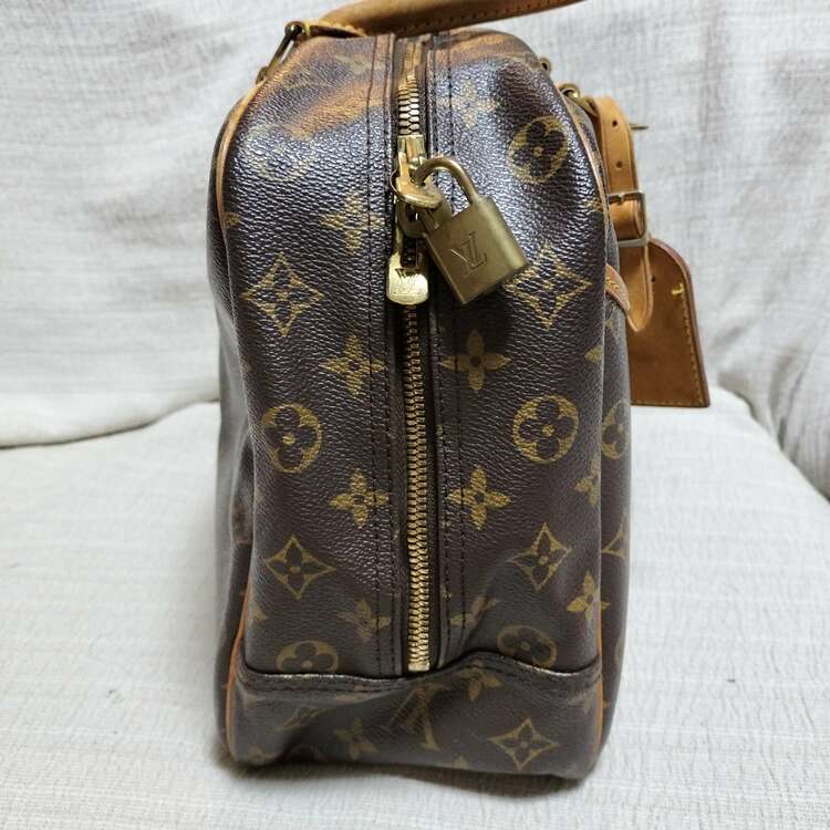 ドーヴィル　VL1907（ブランドバッグ）の商品画像 - 査定依頼日：2025年3月3日 - 最高査定価格：50,000円