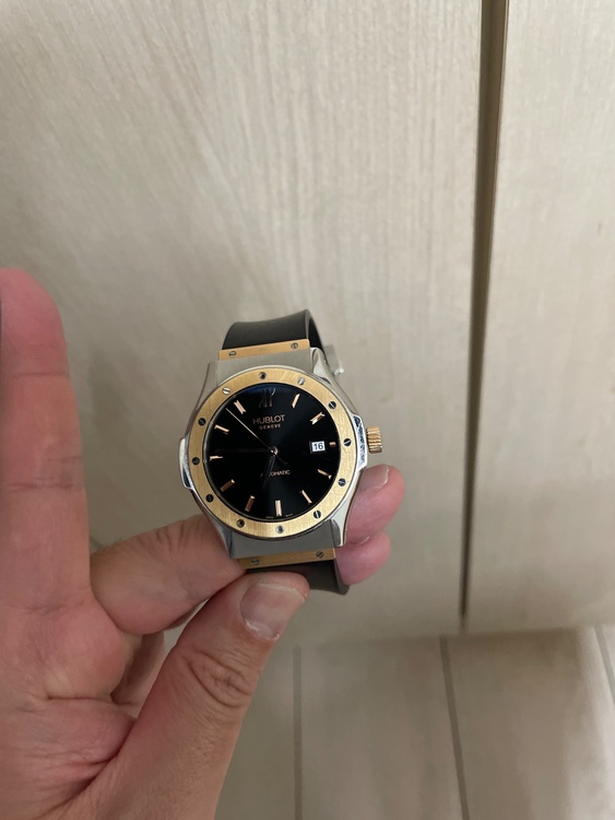 ウブロ クラシックフュージョン 82444（高級時計）の商品画像 - 査定依頼日：2025年12月23日 - 最高査定価格：400,000円