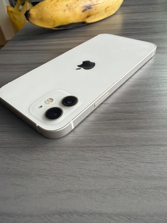 iPhone iPhone 12 64GB SIMフリー（スマホ）の商品画像 - 査定依頼日：2026年9月4日 - 最高査定価格：20,500円