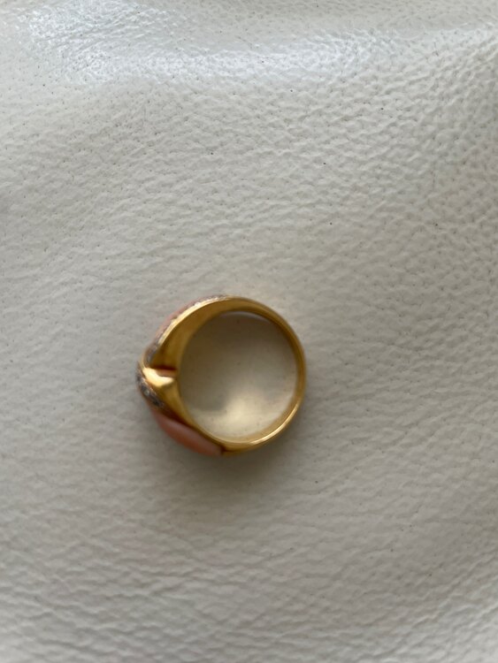 サンゴとメレダイヤのゴールドのリング（宝石）の商品画像 - 査定依頼日：2024年2月27日 - 最高査定価格：80,000円