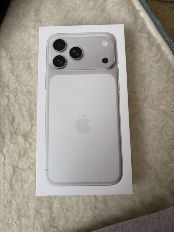 iPhone iPhone 17 Pro Max 256GB SIMフリー（スマホ）の商品画像 - 査定依頼日：2026年5月23日 - 最高査定価格：195,000円