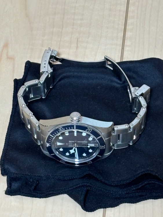 チューダー ブラックベイ 79030b（高級時計）の商品画像 - 査定依頼日：2025年12月17日 - 最高査定価格：380,000円