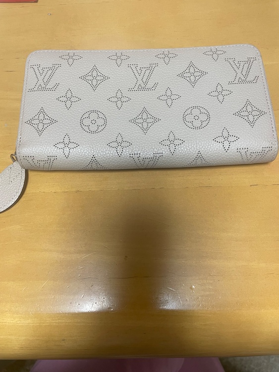 マヒナジッピウォレット（ブランド財布・小物）の商品画像 - 査定依頼日：2026年1月29日 - 最高査定価格：42,000円