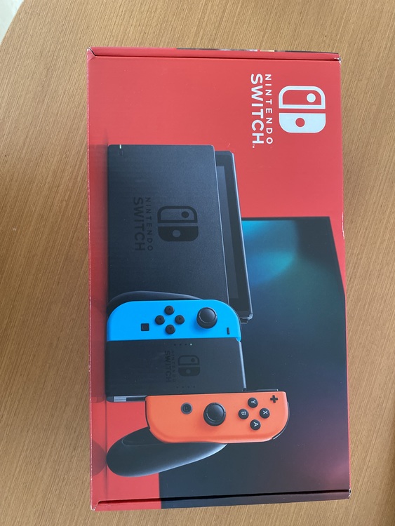 switch（ゲーム機本体・ゲームソフト）の商品画像 - 査定依頼日：2022年5月2日 - 最高査定価格：20,000円