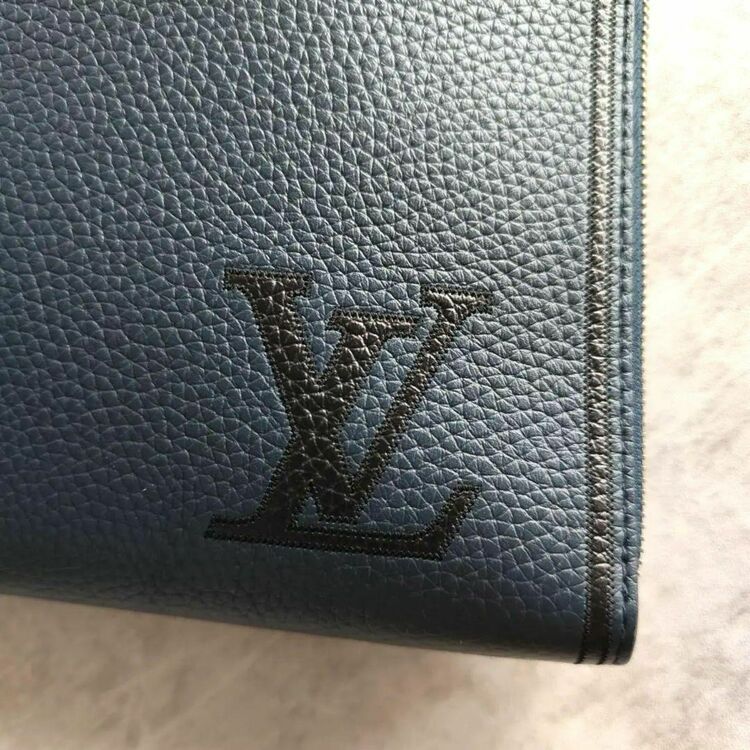 ルイヴィトン ポシェット ジュール GM トリヨンレザー（ブランドバッグ）の商品画像 - 査定依頼日：2025年8月12日 - 最高査定価格：55,000円