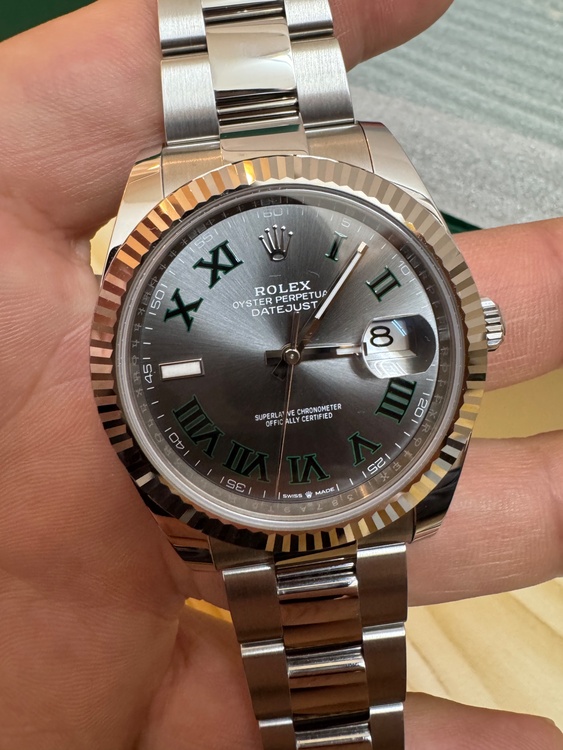 ロレックス デイトジャスト 126334（高級時計）の商品画像 - 査定依頼日：2025年12月9日 - 最高査定価格：2,200,000円