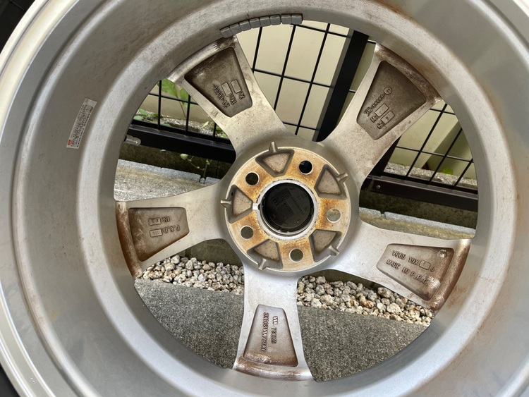 235/55R19（カー用品）の商品画像 - 査定依頼日：2025年12月3日 - 最高査定価格：8,000円