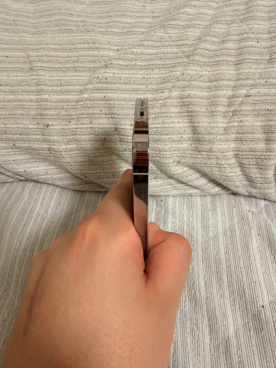 iPhone 13 Pro 128GB au（スマホ）の商品画像 - 査定依頼日：2026年4月14日 - 最高査定価格：38,000円