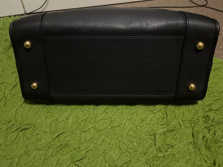 ロエベ　アマソナ（ブランドバッグ）の商品画像 - 査定依頼日：2024年12月22日 - 最高査定価格：80,000円