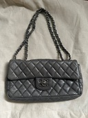 25cm　チェーンバック　グレー（ブランドバッグ）の商品画像 - 査定依頼日：2026年2月16日 - 最高査定価格：250,000円