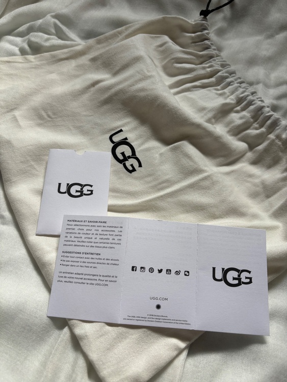 UGG バッグ（ブランドバッグ）の商品画像 - 査定依頼日：2025年12月17日 - 最高査定価格：10,000円