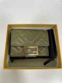 FENDI 三つ折り財布（ブランド財布・小物）の商品画像 - 査定依頼日：2021年12月26日 - 最高査定価格：25,000円