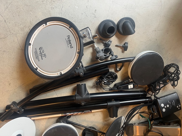 TD-1KV Roland（ピアノ・楽器・PA機材）の商品画像 - 査定依頼日：2026年9月5日 - 最高査定価格：4,000円