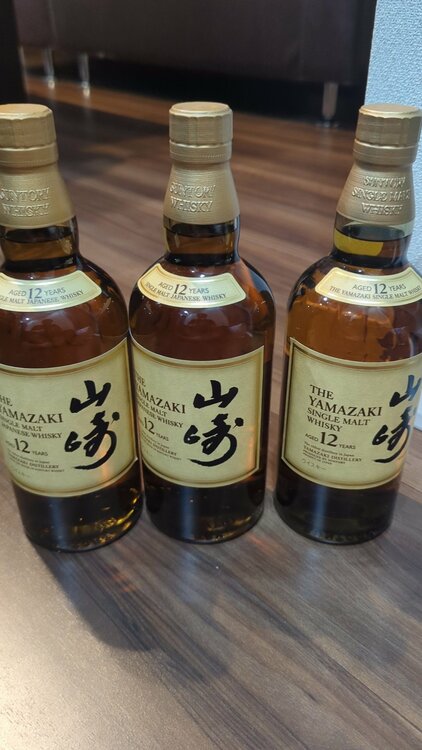 山崎12年3本、響21年1本、響100周年記念1本（お酒）の商品画像 - 査定依頼日：2026年10月16日 - 最高査定価格：175,000円