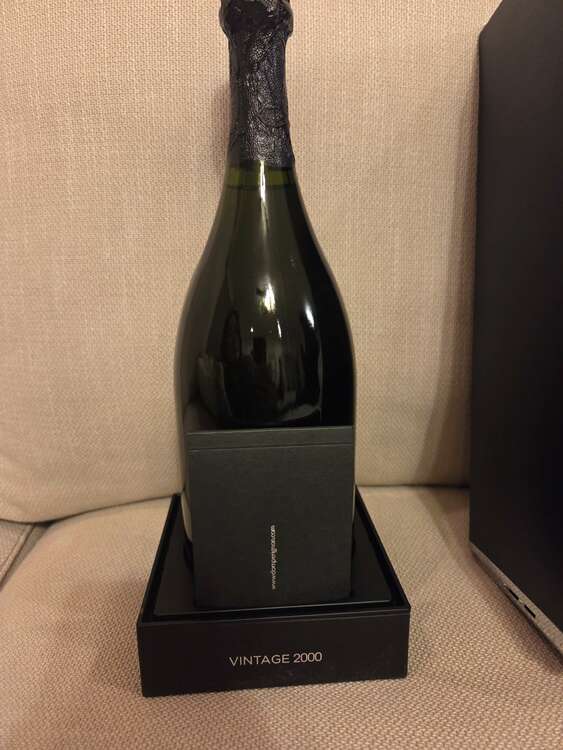 ドン・ペリニヨン　ヴィンテージ2000（お酒）の商品画像 - 査定依頼日：2025年3月20日 - 最高査定価格：20,000円