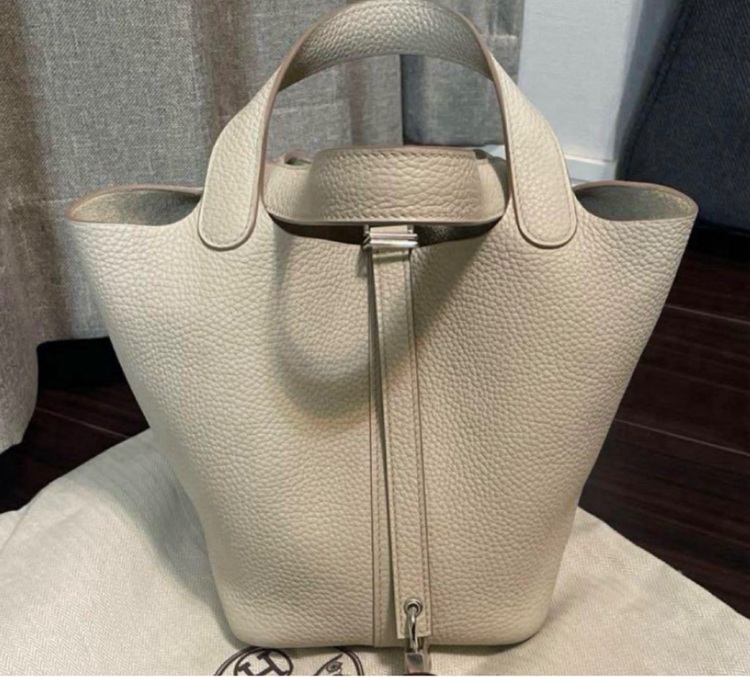 ピコタン pm（ブランドバッグ）の商品画像 - 査定依頼日：2025年9月6日 - 最高査定価格：550,000円