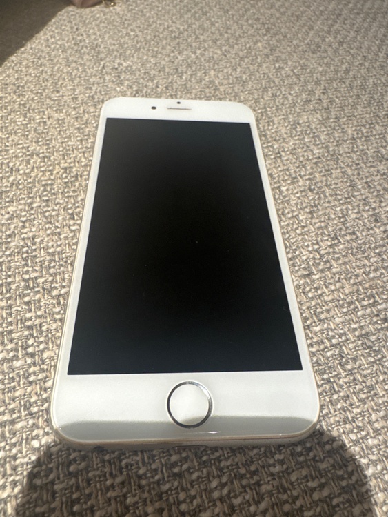 iPhone xr（スマホ）の商品画像 - 査定依頼日：2026年1月2日 - 最高査定価格：12,000円