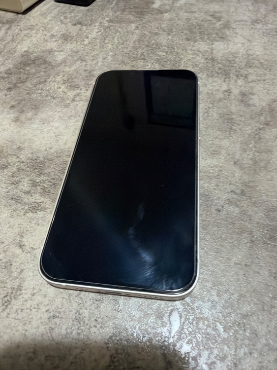 iPhone iPhone 13 128GB SIMフリー（スマホ）の商品画像 - 査定依頼日：2026年9月27日 - 最高査定価格：35,500円