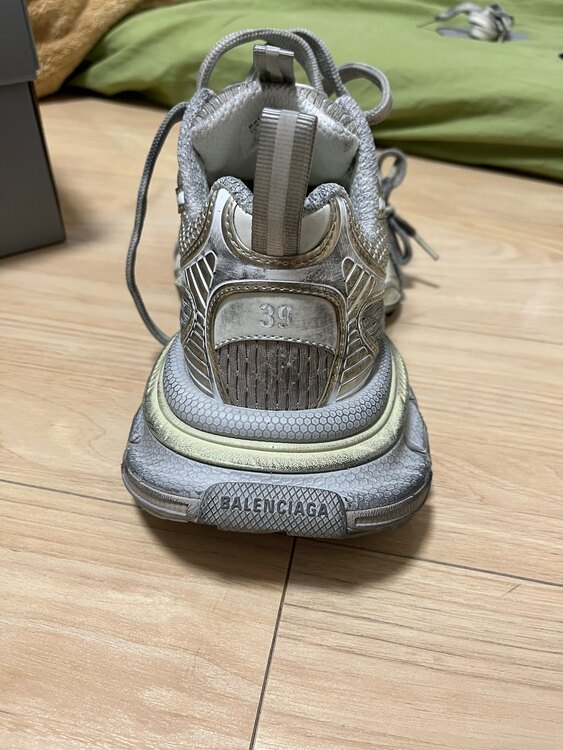 バレンシアガ  （ブランドバッグ）の商品画像 - 査定依頼日：2025年5月27日 - 最高査定価格：33,000円