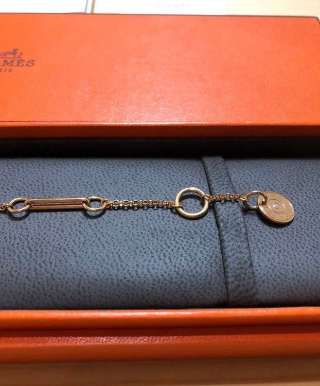 HERMES ブレスレット ガンバード H ロゴ 1ポイント ダイヤモンド（宝石）の商品画像 - 査定依頼日：2023年5月20日 - 最高査定価格：190,000円