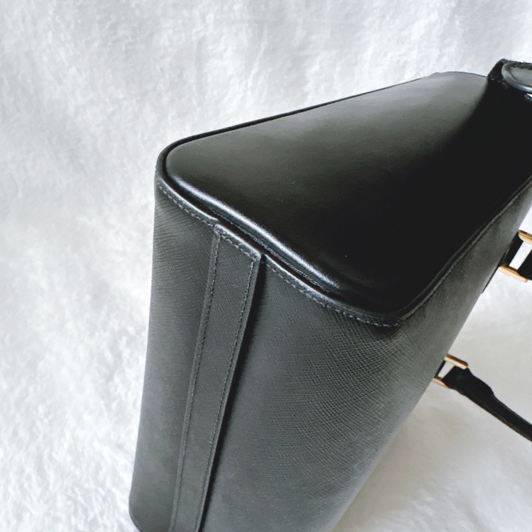 プラダ  （ブランドバッグ）の商品画像 - 査定依頼日：2026年1月15日 - 最高査定価格：200,000円