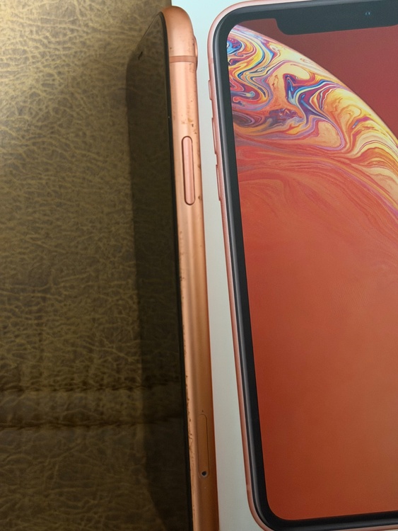 iPhone XR 64GB SIMフリー　コーラル（スマホ）の商品画像 - 査定依頼日：2026年5月16日 - 最高査定価格：4,000円