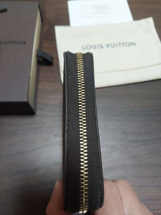 ジッピーコインパース（ブランド財布・小物）の商品画像 - 査定依頼日：2025年1月26日 - 最高査定価格：25,000円