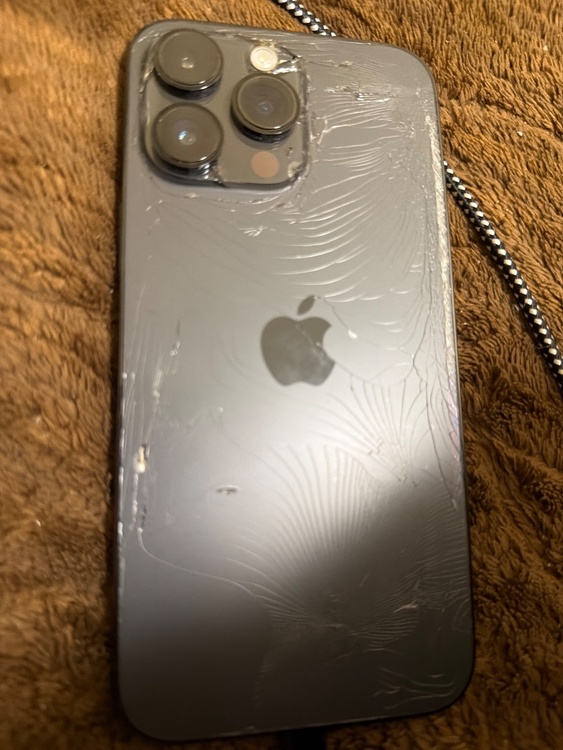 iPhone iPhone 14 Pro Max 128GB au（スマホ）の商品画像 - 査定依頼日：2026年9月7日 - 最高査定価格：42,500円