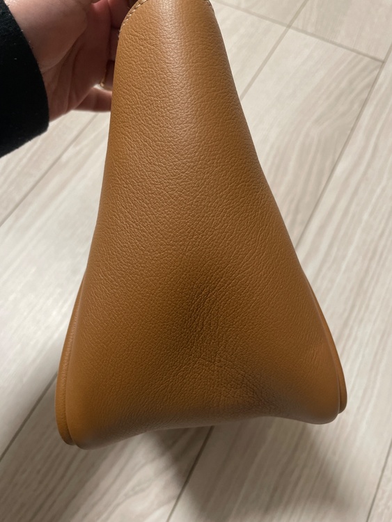 レザーハンドバッグ（ブランドバッグ）の商品画像 - 査定依頼日：2025年12月8日 - 最高査定価格：220,000円