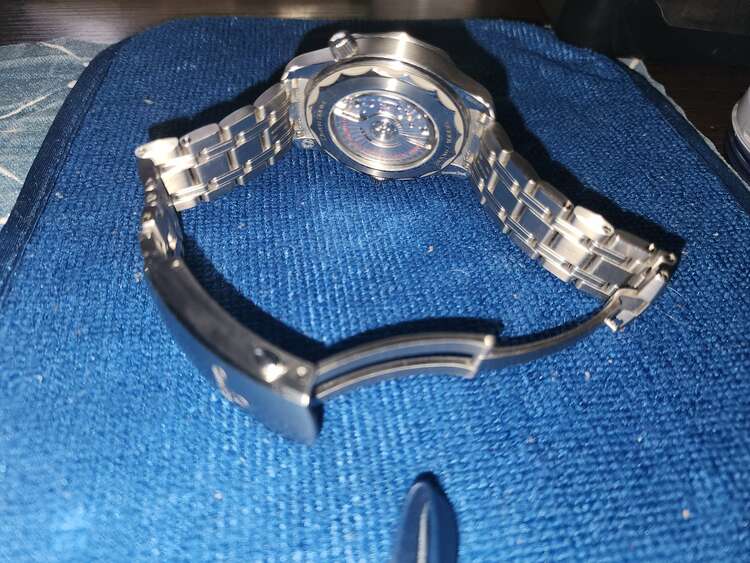 オメガ シーマスター シーマスター ダイバー 300M コーアクシャル マスター クロノメーター 42MM 210.30.42.20.01.001（高級時計）の商品画像 - 査定依頼日：2025年2月1日 - 最高査定価格：605,000円