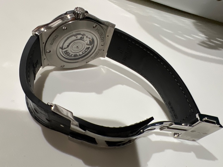 ウブロ クラシックフュージョン （高級時計）の商品画像 - 査定依頼日：2025年9月17日 - 最高査定価格：650,000円