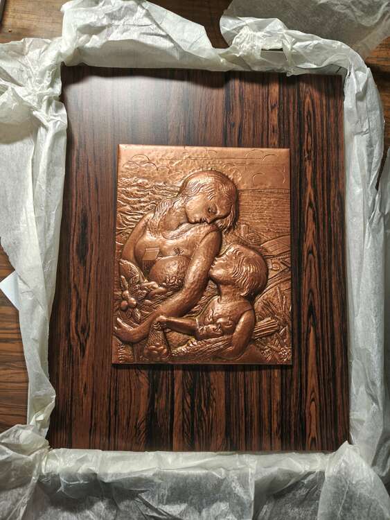 千葉日報30周年記念レリーフ　房総の母子　1987鈴木治平（美術品・骨董品）の商品画像 - 査定依頼日：2025年3月6日 - 最高査定価格：100,000円