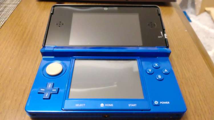 ニンテンドー3DS アクアブルー（ゲーム機本体・ゲームソフト）の商品画像 - 査定依頼日：2023年3月17日 - 最高査定価格：6,000円