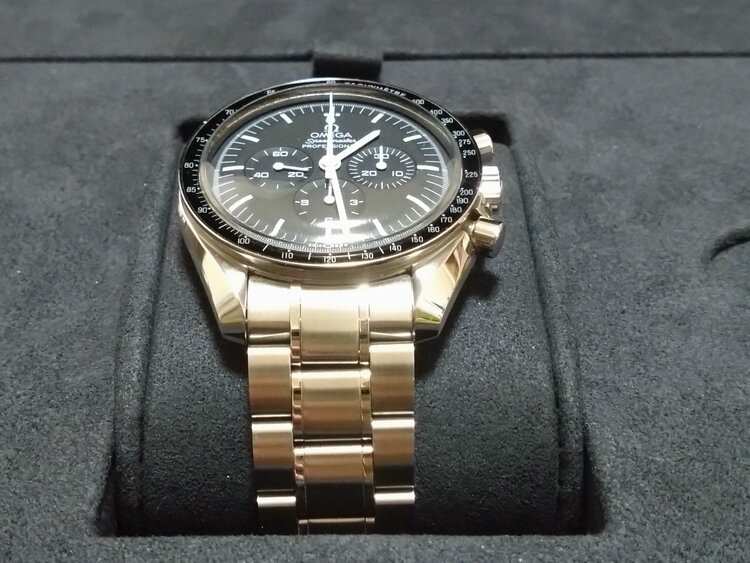 スピードマスタープロフェッショナル（高級時計）の商品画像 - 査定依頼日：2025年12月23日 - 最高査定価格：650,000円